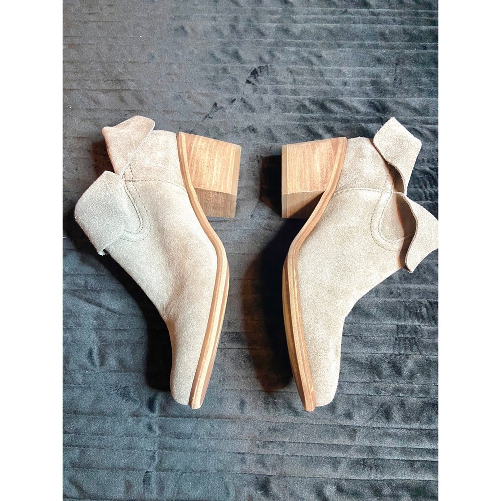 BP. Taupe Suede Fold Over Western Block Heel Ankle Boots Sz 8M